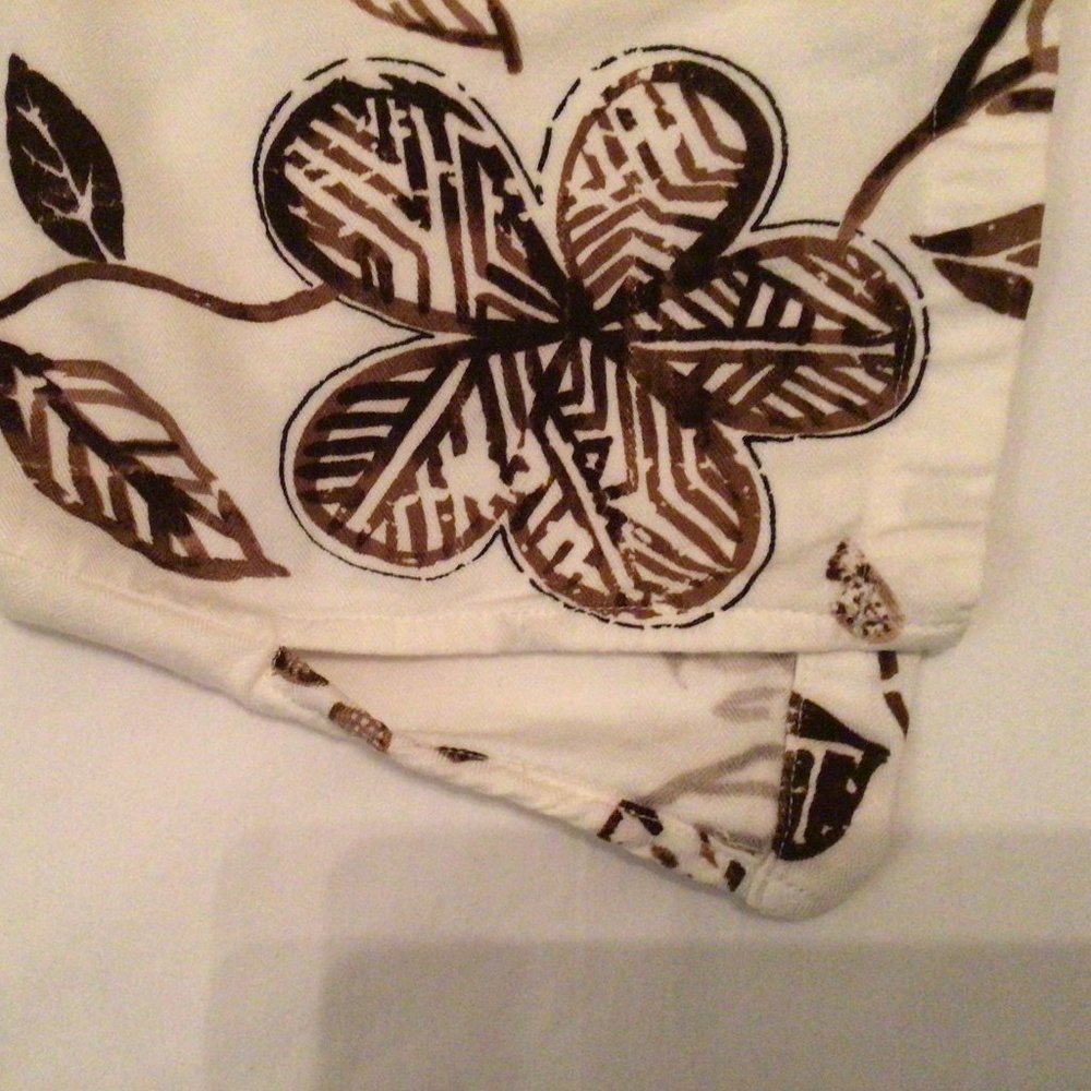 Weekend Clothes Line - Brown and white floral jacket - Picture 7 of 9